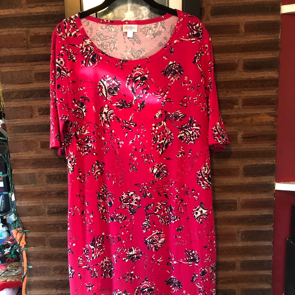 NWOT Julia dress hot pink.